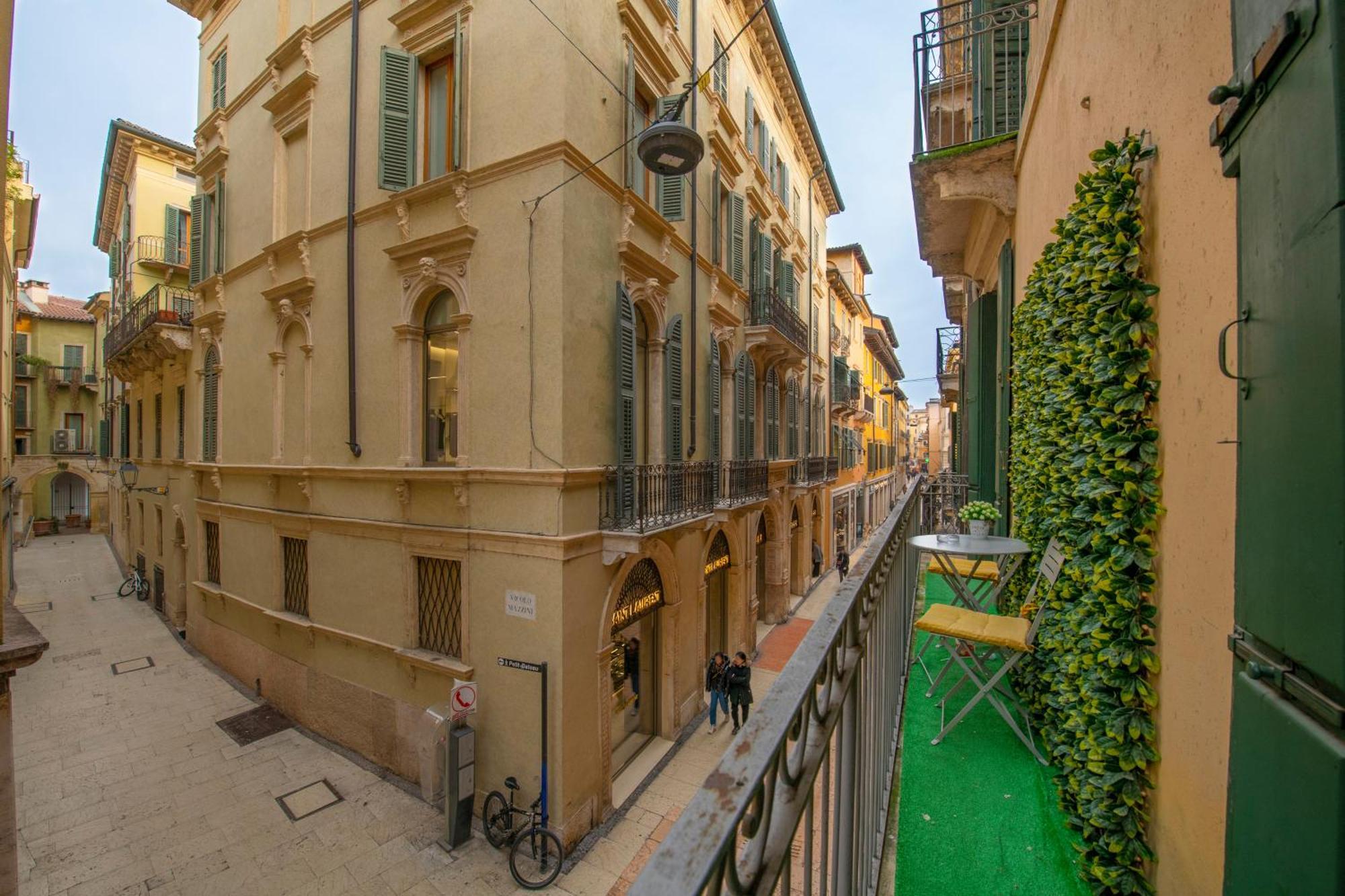 Palace Home Mazzini Verona Center 1 المظهر الخارجي الصورة